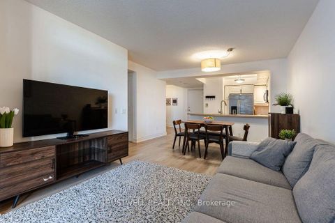 Photo 11 at 708 - 5 Northtown Way, Willowdale East, Toronto