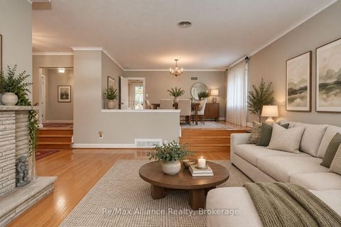 Photo 10 at 410 The Kingsway, Rosethorn, Toronto