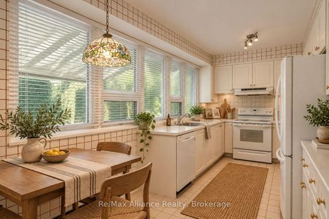 Photo 16 at 410 The Kingsway, Rosethorn, Toronto