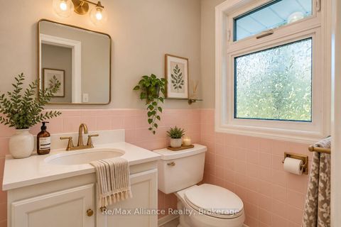 Photo 19 at 410 The Kingsway, Rosethorn, Toronto