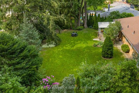 Photo 32 at 410 The Kingsway, Rosethorn, Toronto