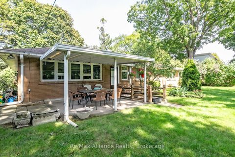 Photo 37 at 410 The Kingsway, Rosethorn, Toronto