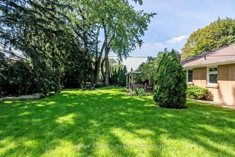 Photo 42 at 410 The Kingsway, Rosethorn, Toronto