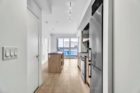Photo 3 at 905 - 31 Tippett Road, Clanton Park, Toronto