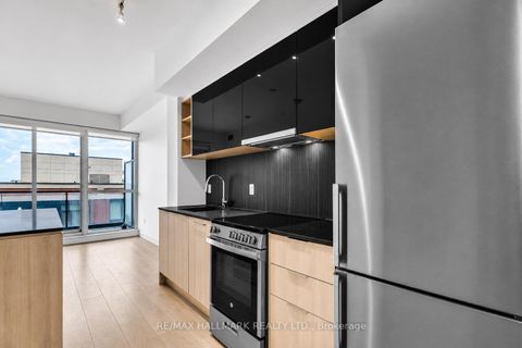 Photo 4 at 905 - 31 Tippett Road, Clanton Park, Toronto