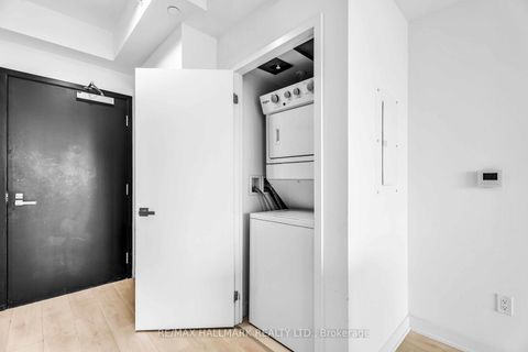 Photo 10 at 905 - 31 Tippett Road, Clanton Park, Toronto