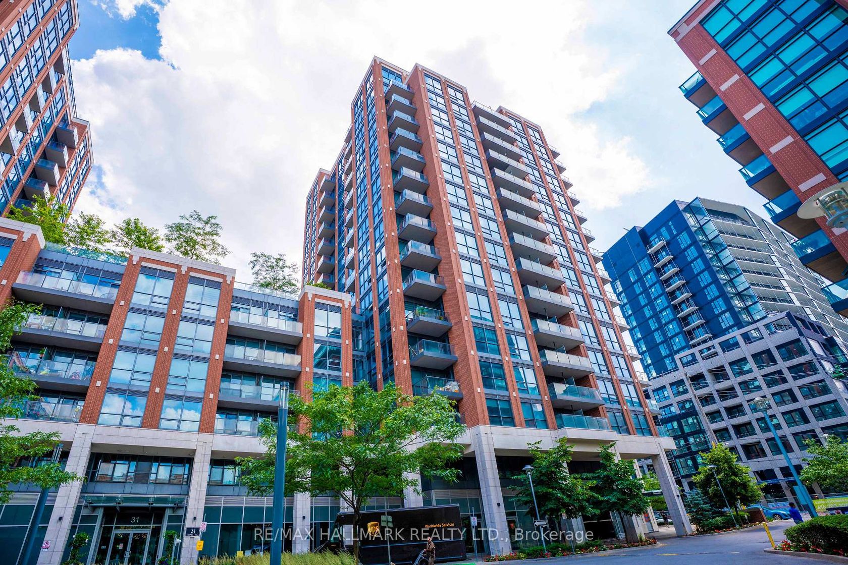 905 - 31 Tippett Road, Clanton Park, Toronto photo number 2