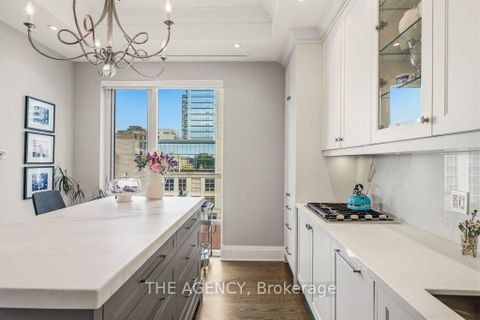 Photo 13 at 902 - 80 Yorkville Avenue, Annex, Toronto