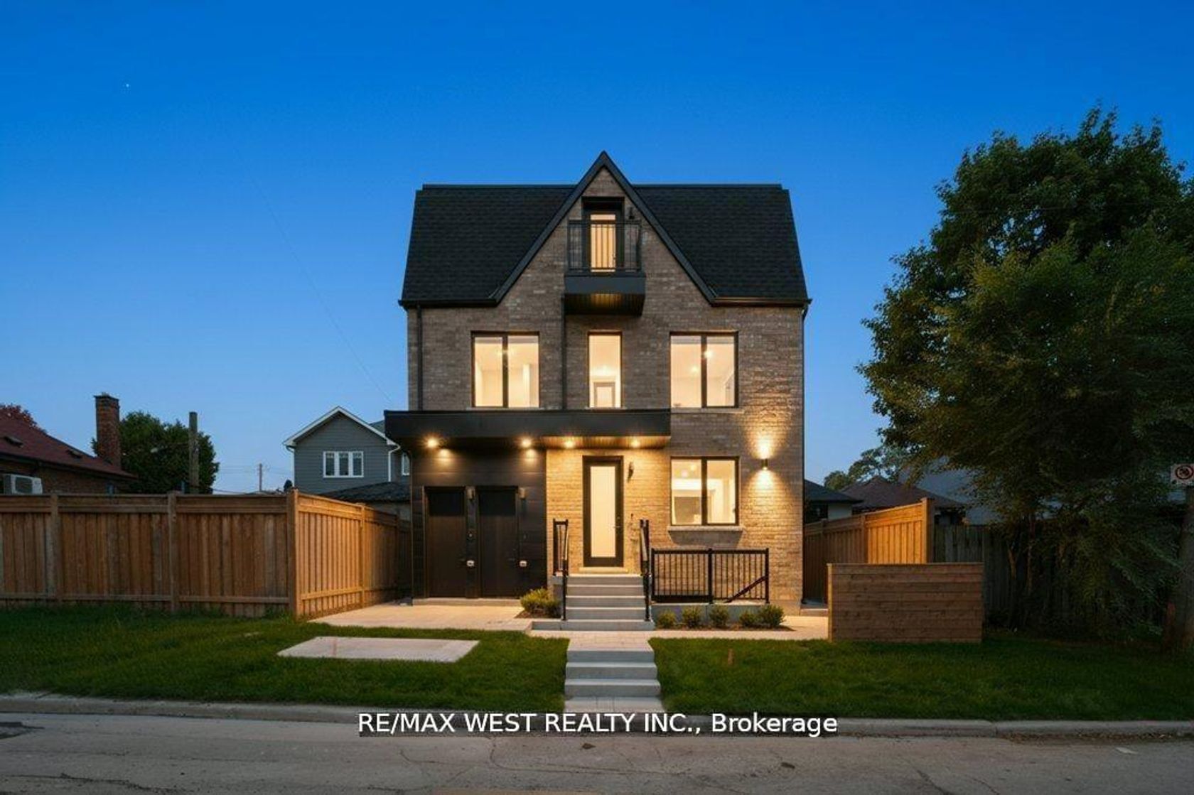 661 Winona Drive, Oakwood Village, Toronto photo number 2