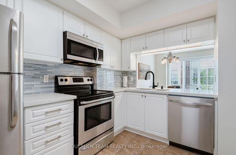 Photo 8 at 1011 - 5 Everson Drive, Willowdale East, Toronto