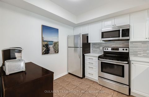 Photo 9 at 1011 - 5 Everson Drive, Willowdale East, Toronto