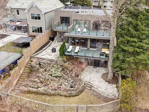 Photo 3 at 9 Fenwood Heights, Cliffcrest, Toronto