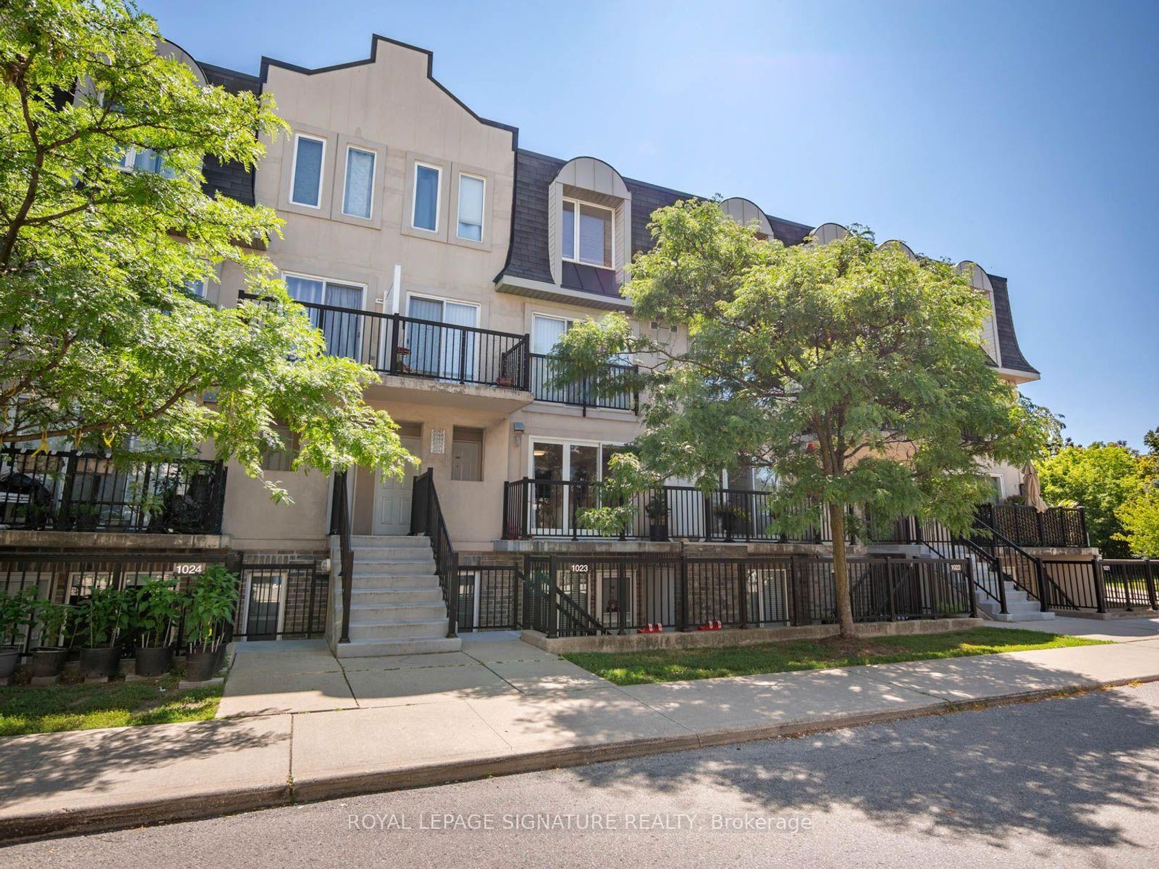 2067 - 65 George Appleton Way, CFB, Toronto photo number 2