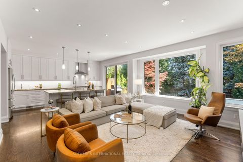 Photo 11 at 35 Belgrave Avenue, Nortown, Toronto