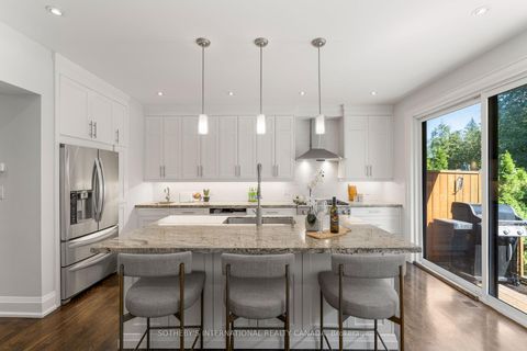 Photo 16 at 35 Belgrave Avenue, Nortown, Toronto