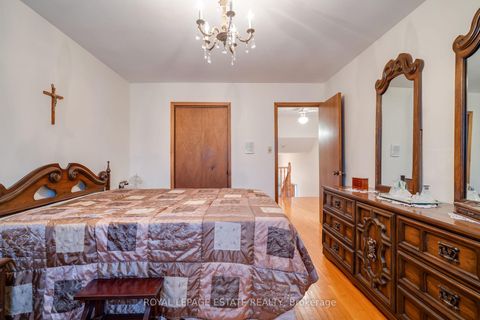 Photo 10 at 17 Altair Avenue, L'Amoreaux, Toronto