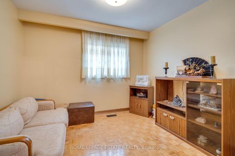 Photo 12 at 17 Altair Avenue, L'Amoreaux, Toronto
