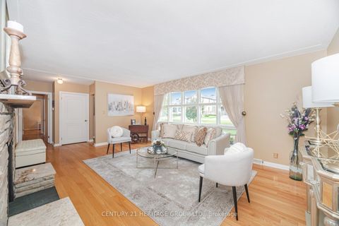 Photo 11 at 22 Poplar Drive, Oak Ridges, Richmond Hill
