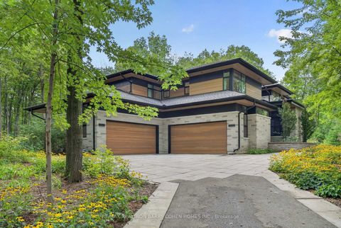 Photo 1 at 10 Trailwood Crescent, Rural Richmond Hill, Richmond Hill