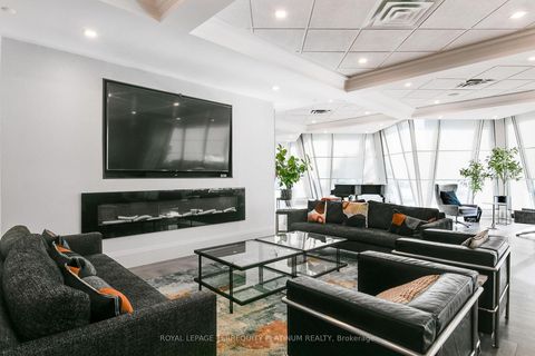 Photo 33 at 802 - 1 Concorde Place, Don Mills, Toronto