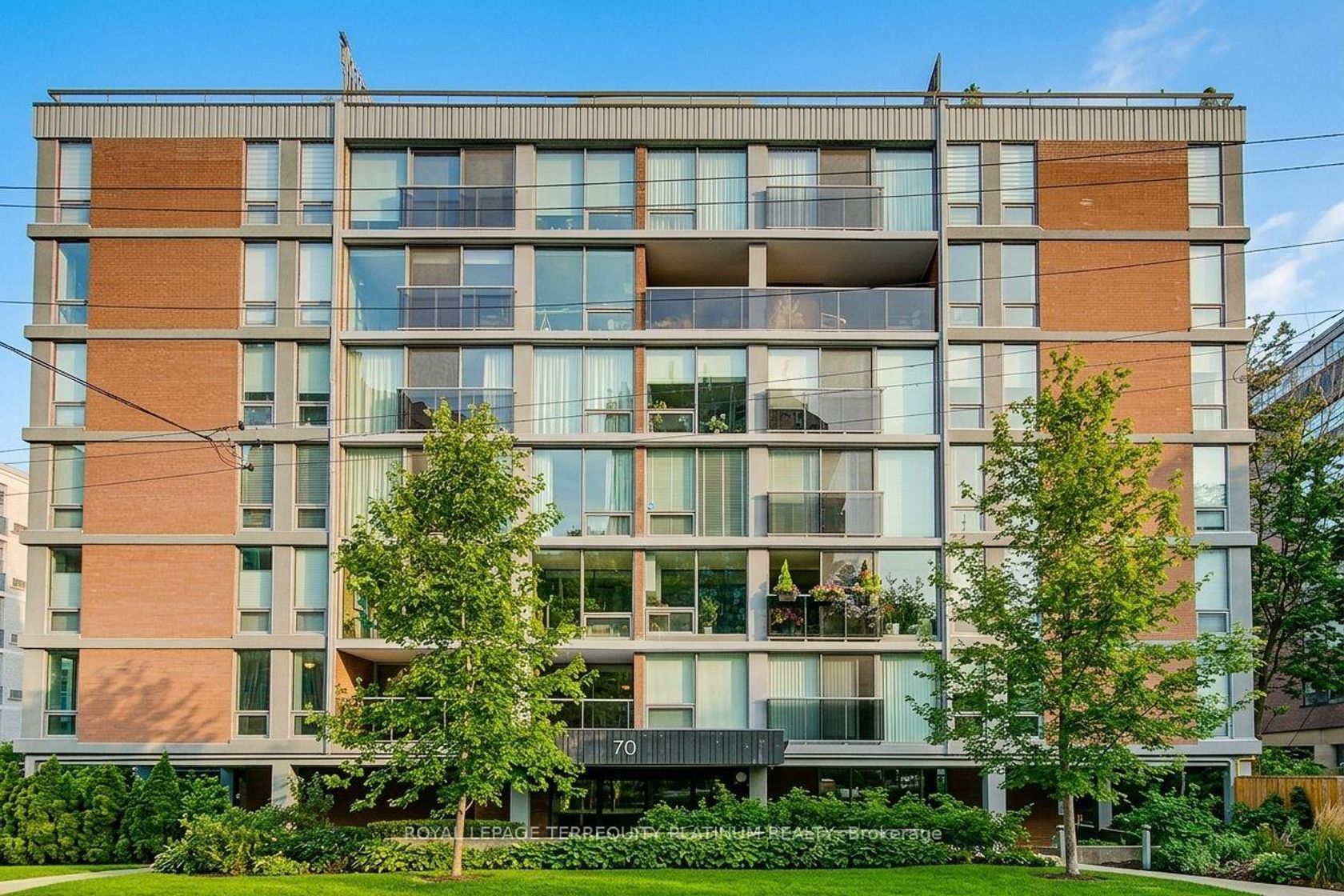 203 - 70 Montclair Avenue, Forest Hill South, Toronto by Loree Meneguzzi Real Estate 203 - 70 Montclair Avenue, Forest Hill South, Toronto