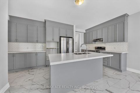 Photo 16 at 10 Hitching Post Road, Keswick South, Georgina