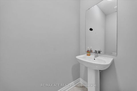 Photo 19 at 10 Hitching Post Road, Keswick South, Georgina