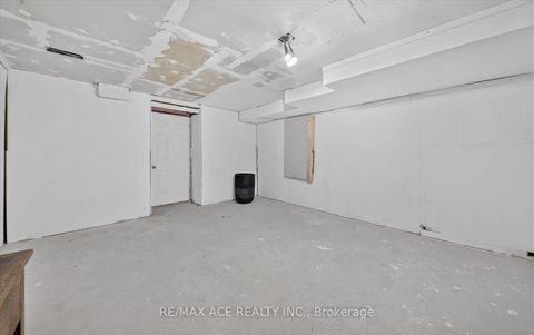 Photo 42 at 10 Hitching Post Road, Keswick South, Georgina