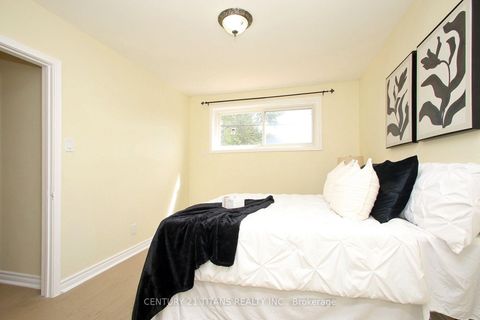 Photo 17 at 31 Monterrey Drive, Beaumonde Heights, Toronto