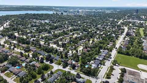 Photo 2 at 38 Lay Street, Wellington, Barrie