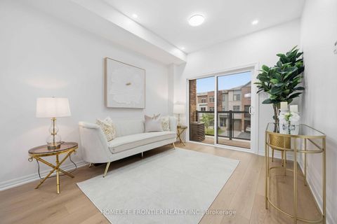 Photo 18 at 7 Vantage Loop, Woodland Hill, Newmarket