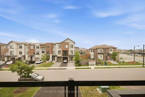 Photo 22 at 7 Vantage Loop, Woodland Hill, Newmarket