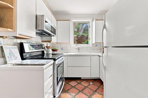 Photo 16 at 231 Glengrove Avenue W, Lawrence Park South, Toronto