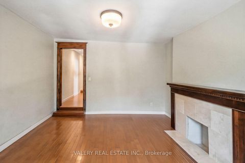 Photo 3 at 472 Crawford Street, Little Italy, Toronto