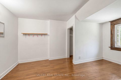 Photo 11 at 472 Crawford Street, Little Italy, Toronto