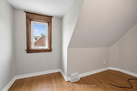 Photo 13 at 472 Crawford Street, Little Italy, Toronto