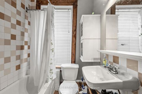 Photo 22 at 472 Crawford Street, Little Italy, Toronto