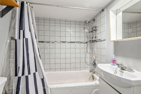Photo 30 at 472 Crawford Street, Little Italy, Toronto