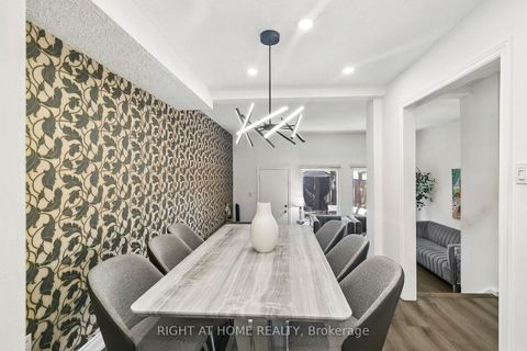 Photo 11 at 12 l'amoreaux Drive, L'Amoreaux, Toronto