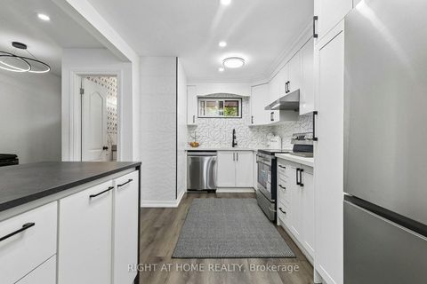 Photo 12 at 12 l'amoreaux Drive, L'Amoreaux, Toronto