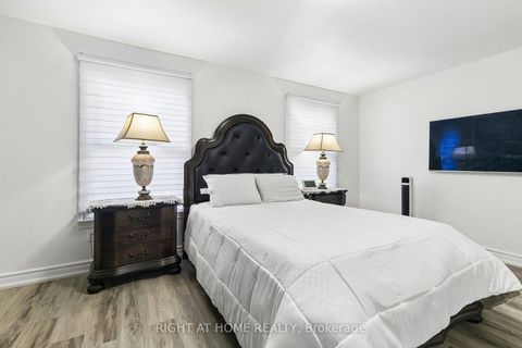 Photo 16 at 12 l'amoreaux Drive, L'Amoreaux, Toronto