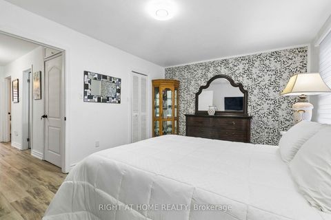 Photo 17 at 12 l'amoreaux Drive, L'Amoreaux, Toronto