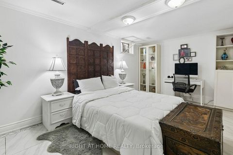 Photo 22 at 12 l'amoreaux Drive, L'Amoreaux, Toronto