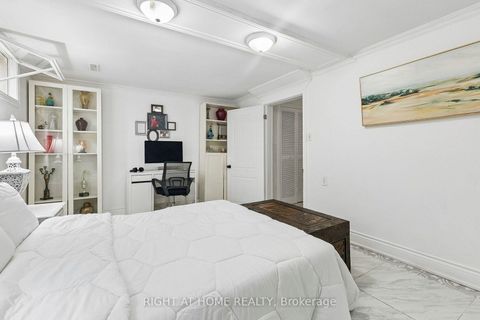 Photo 23 at 12 l'amoreaux Drive, L'Amoreaux, Toronto