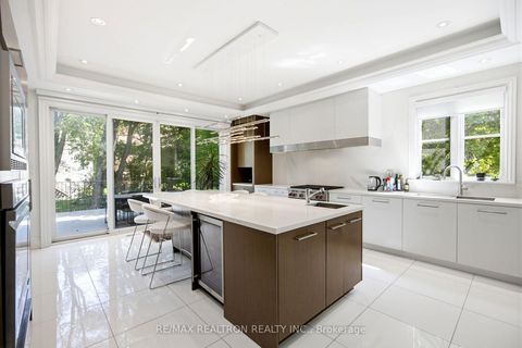 Photo 4 at 50 Viewmount Avenue, Lawrence, Toronto