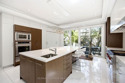 Photo 5 at 50 Viewmount Avenue, Lawrence, Toronto