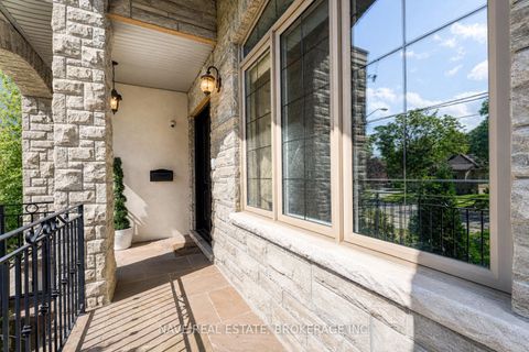 Photo 3 at 136 Homewood Avenue, Newtonbrook West, Toronto