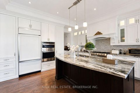 Photo 13 at 136 Homewood Avenue, Newtonbrook West, Toronto
