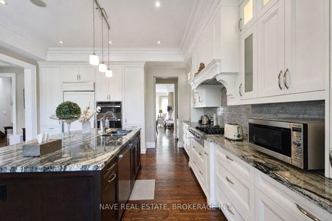 Photo 14 at 136 Homewood Avenue, Newtonbrook West, Toronto