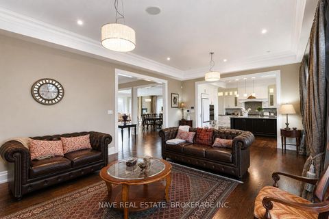 Photo 19 at 136 Homewood Avenue, Newtonbrook West, Toronto